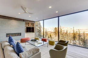 1 Mi to Downtown Jackson Modern Retreat with Views